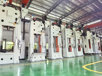 疫情不能現(xiàn)場(chǎng)考察想看電動(dòng)螺旋壓力機(jī)怎么辦？進(jìn)來我告訴你